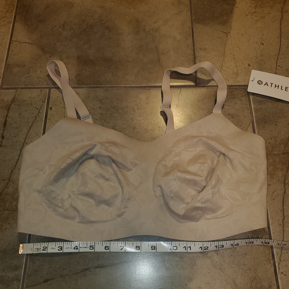 Athleta Ritual Lace Adjustable bra - Picture 8 of 8